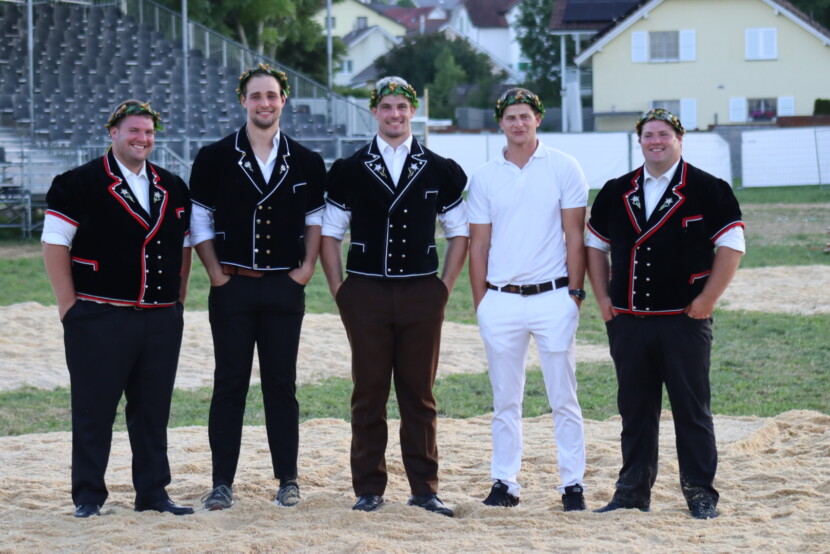 vlnr. Thurgauer Kranzgewinner: Mario Schneider, Janic Voggensperger, Samuel Giger, David Dumelin und Domenic Schneider